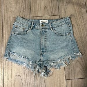 ZARA high waisted frayed light color Jean shorts- Size 8- NWOT